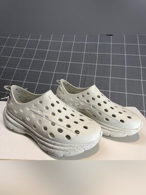 Kane Revive - Cloud Gray / Purple Speckle  size 10